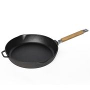 Чугун (Россия) Сковорода d=28 см. h=5,5 см. 3,0 л. чугун. со съем дерев. ручкой /1/8/